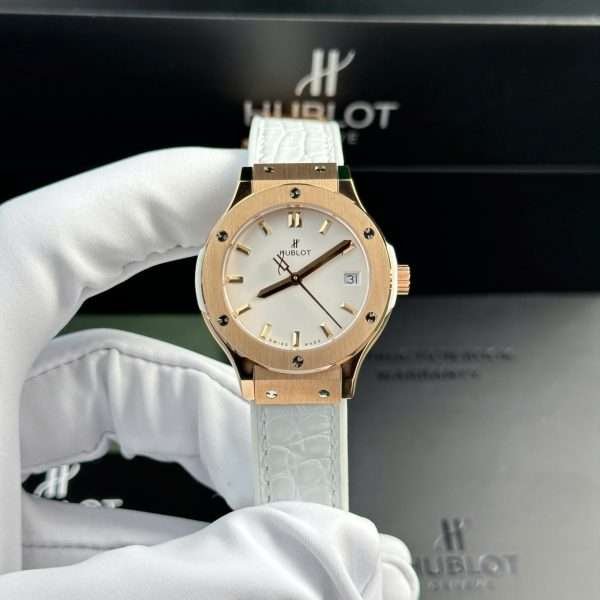 Dong-Ho-Hublot-Classic-Fusion-King-Gold-Replica-11-Nu-Mau-Trang-Nha-May-HB-33mm-3-600x600-1.jpg