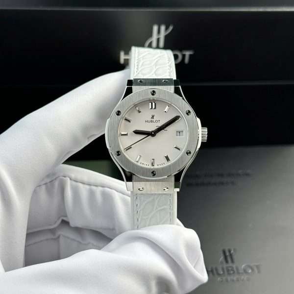 Dong-Ho-Hublot-Classic-Fusion-Rep-11-Cao-Cap-Nu-Mau-Trang-Nha-May-HB-33mm-2-600x600-1.jpg