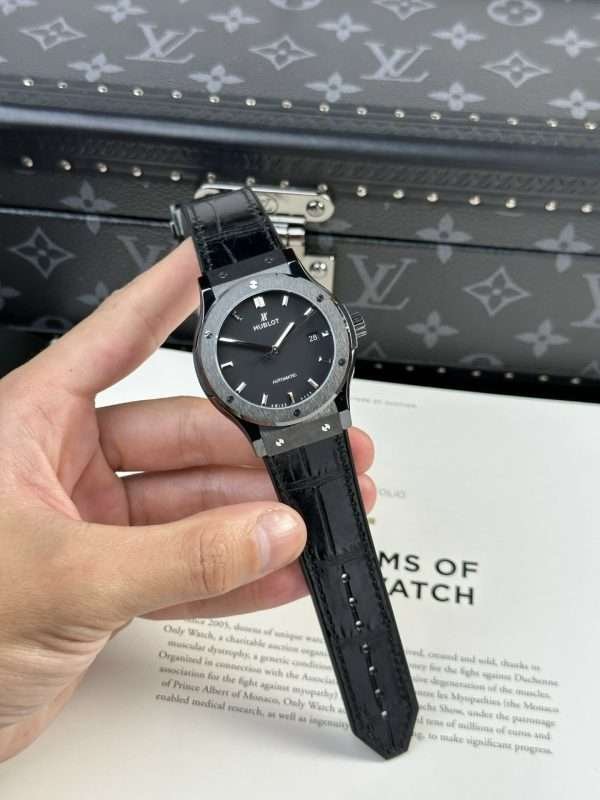 Dong-Ho-Hublot-Rep-11-Classic-Fusion-Ceramic-Tinh-Chinh-Nam-Mau-Den-42mm-8-600x800-1.jpg