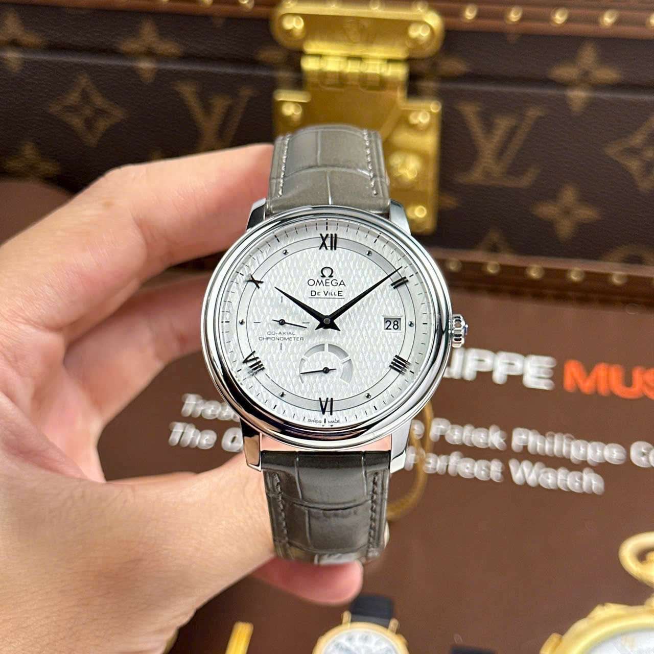 Omega De Ville Prestige Power Reserve White Dial Automatic Movement