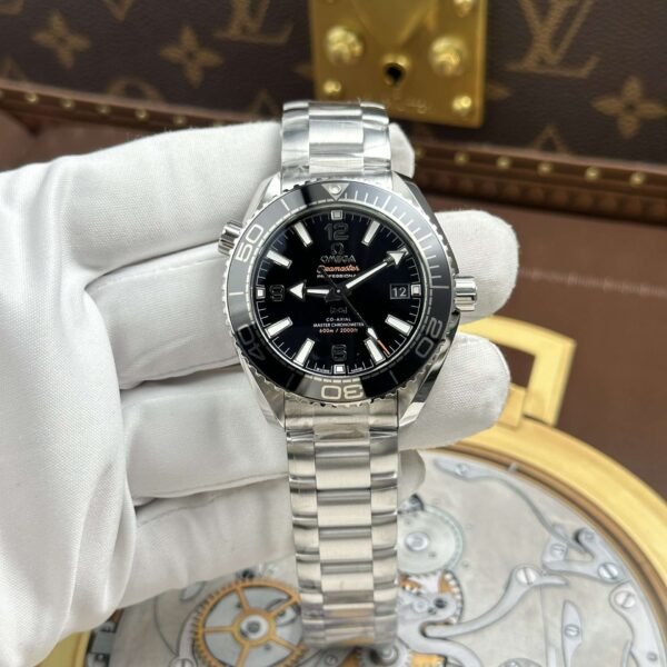 Dong-Ho-Omega-Seamaster-Planet-Ocean-600M-Replica-11-Mat-Den-May-Co-Thuy-Sy-Nha-May-VS-39-1.jpg