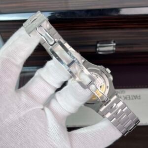 Patek Philippe Nautilus 5723 Replica 11 Watch Blue Dial With Diamond Bezel 40mm - Image 4