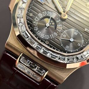 Patek Philippe Replica 1:1 Watch Nautilus 5724 18K Solid Gold With Natural Diamonds 40mm - Image 4