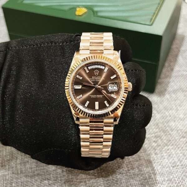 Dong-Ho-Rolex-Day-Date-228235-Mat-So-Chocolate-GM-Factory-40mm-2-600x600-1.jpg