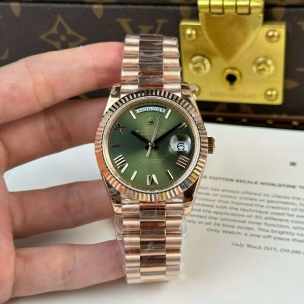 Dong-Ho-Rolex-Day-Date-Rep-11-Ma-Vang-Hong-Mat-Xanh-La-Cay-Nang-186-Grams-Xuong-QF-40mm-12