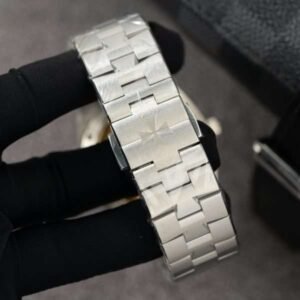 Vacheron Constantin Overseas 4500V Green Dial 41mmm - Image 4