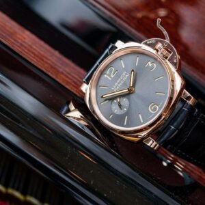 PANERAI SUBMERSIBLE FAKE WATCHES BLACK DIAL ROSE GOLD VS FACTORY 42MM - Image 4