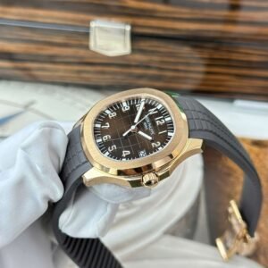 Patek Philippe Aquanaut 5167R Rose Gold 40mm - Image 3