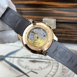 Patek Philippe Aquanaut 5167R Rose Gold 40mm - Image 8