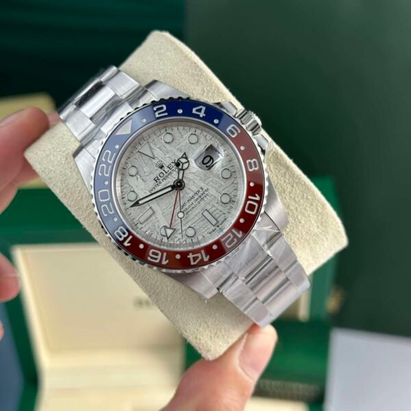 Rolex-GMT-Master-II-126719BLRO-mat-so-thien-thach