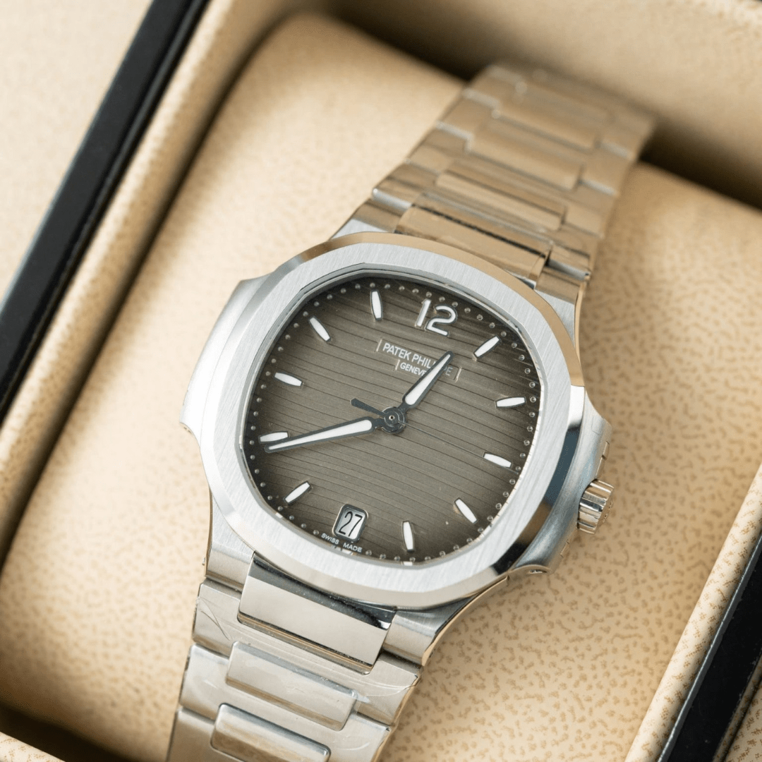 Patek Philippe Nautilus 7118 Replica Watch Grey Dial 35.2mm
