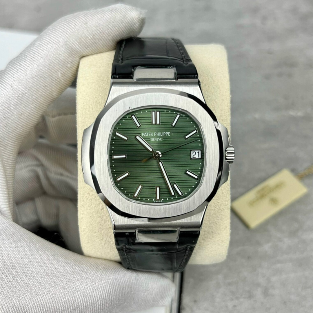Patek Philippe Nautilus 5711 Replica Watch Leather Strap Green Dial 40mm