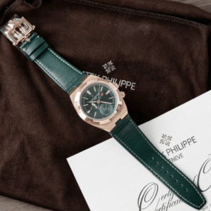 Vacheron Constantin Overseas Dual Time 7900V 11 Green Watch 41mm - Image 1