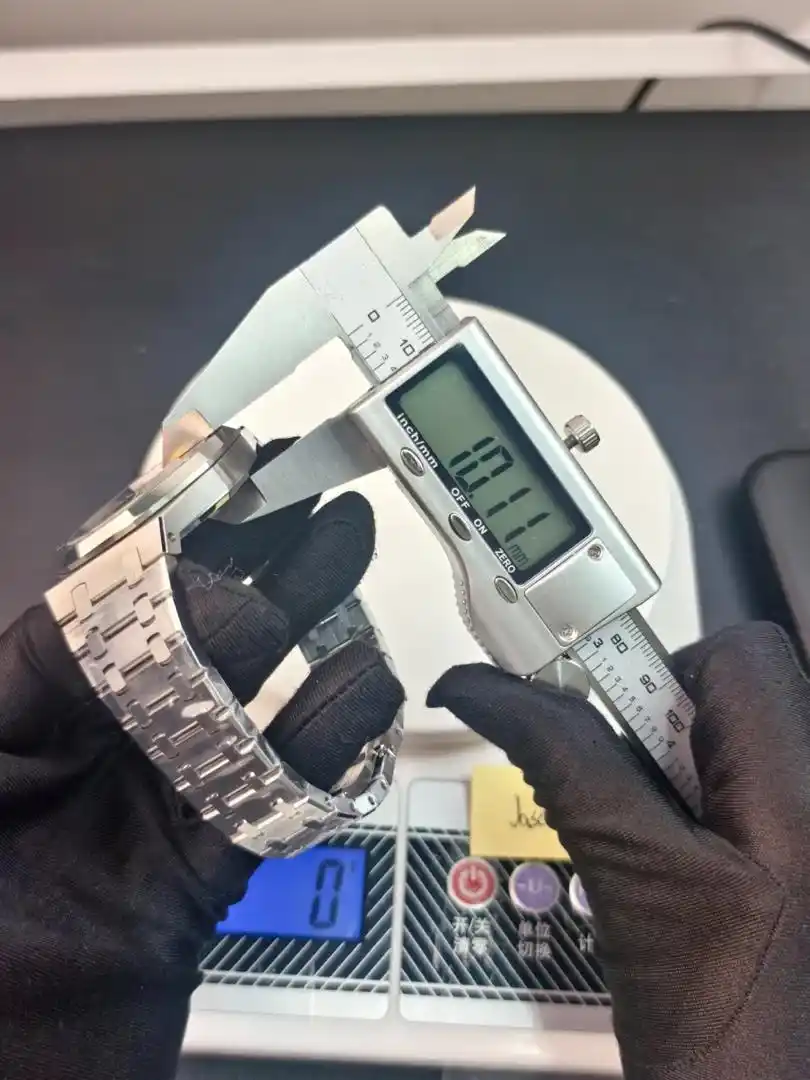 Exact dimensions of super clone watch