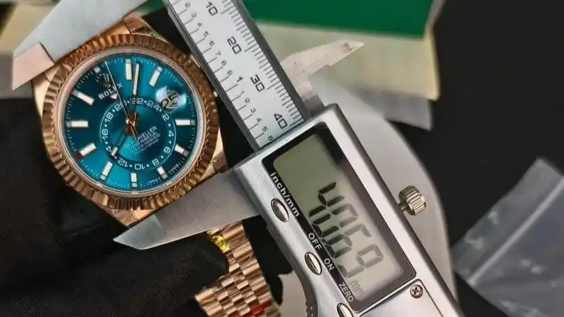 1:1 dimensions of superclone watch